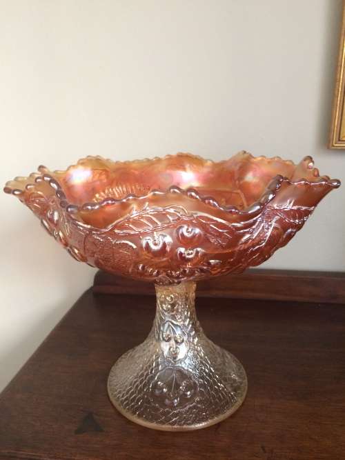 Carnival glass large compote: pattern Mikado